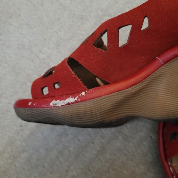Size 7 - red suede wedge sandals - some signs of wear - Picture 3 of 4